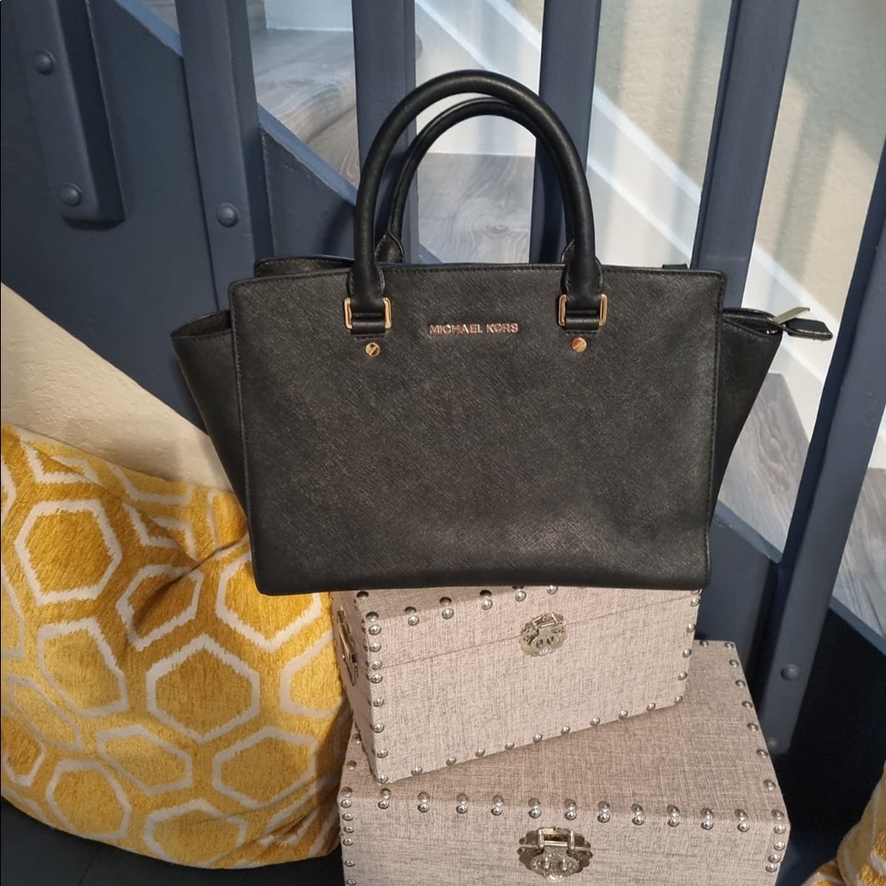 Michael Kors black top handle bag. Gently worn and well conditioned. 13x9
